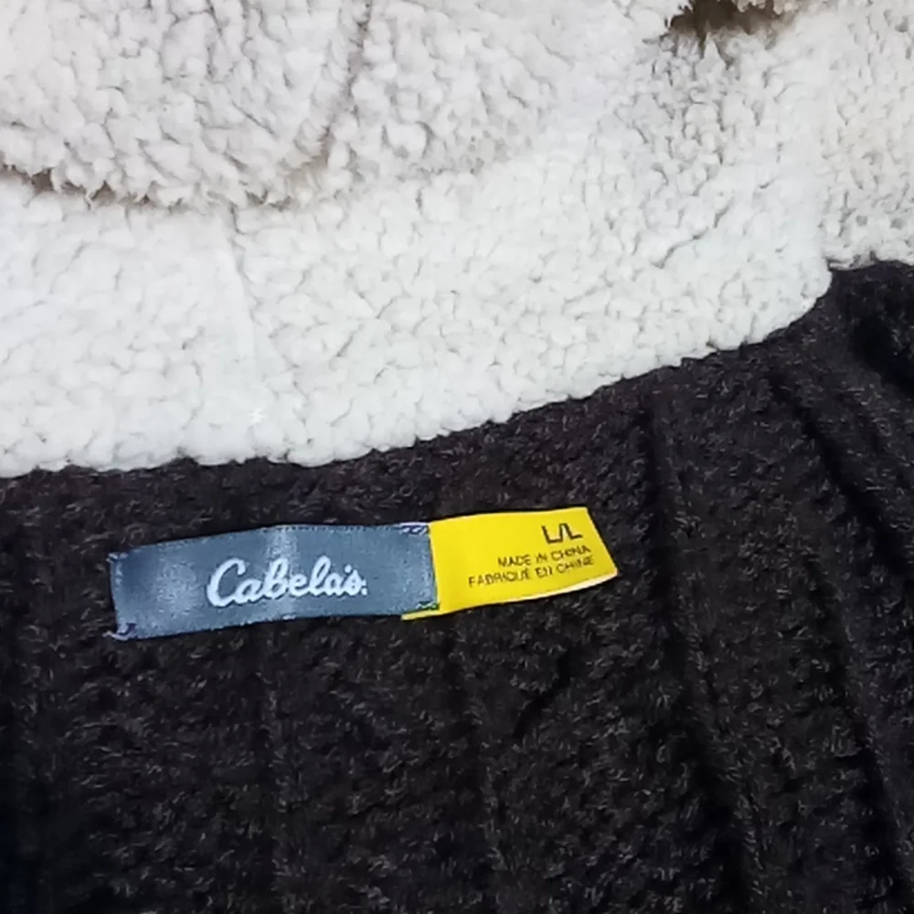 Cabela's deer lodge hooded sweater. Brown and cream. - Picture 5 of 5